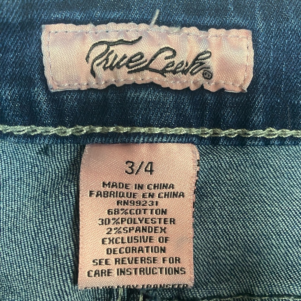 True Luck Straight Leg Blue Jeans with Embellished Pockets Women’s Size 3/4 - Picture 4 of 5